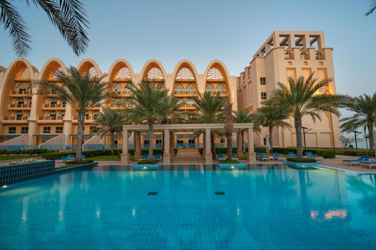Globalstay At Palm Jumeirah Beachfront Paradise With Pool And Gym Dubái Exterior foto