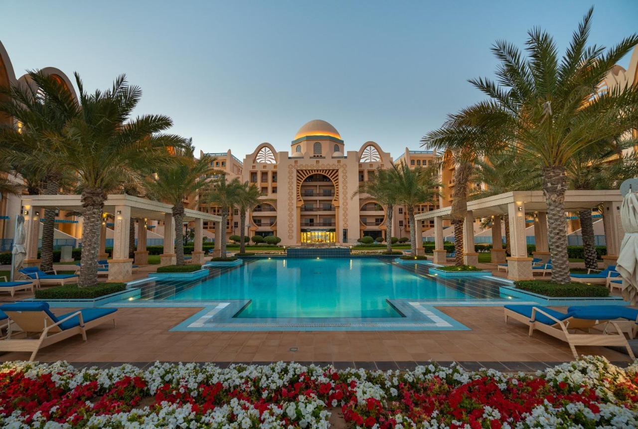 Globalstay At Palm Jumeirah Beachfront Paradise With Pool And Gym Dubái Exterior foto