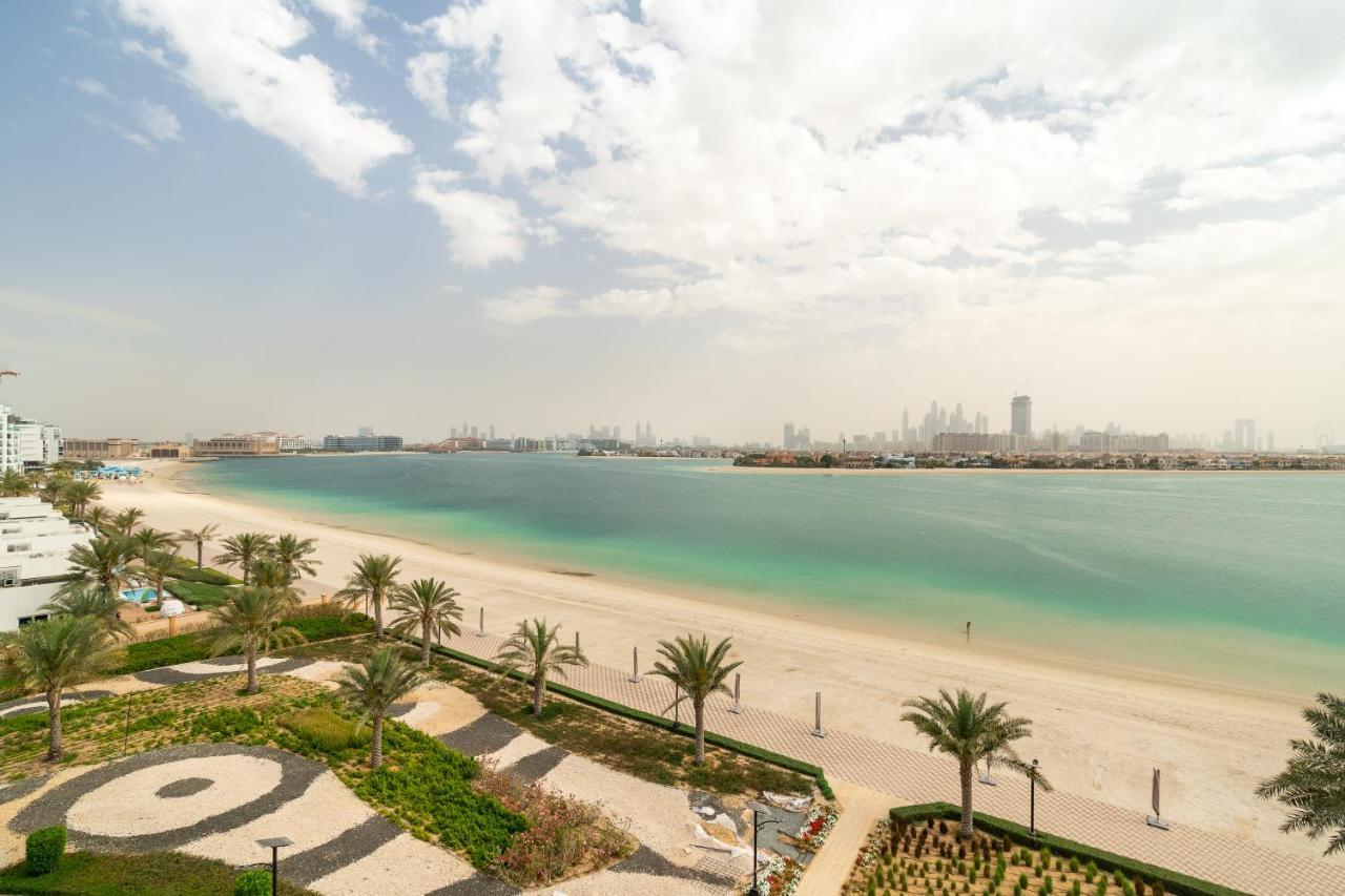 Globalstay At Palm Jumeirah Beachfront Paradise With Pool And Gym Dubái Exterior foto