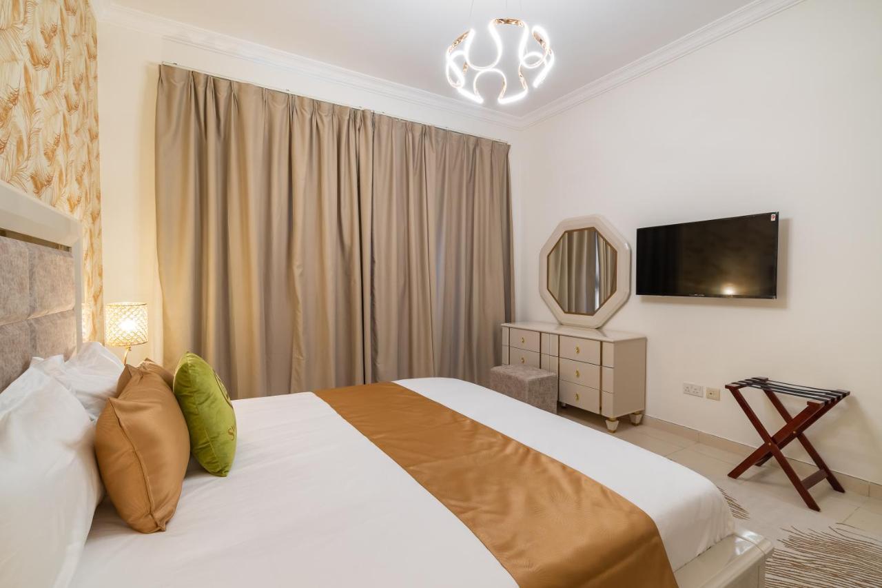 Globalstay At Palm Jumeirah Beachfront Paradise With Pool And Gym Dubái Exterior foto