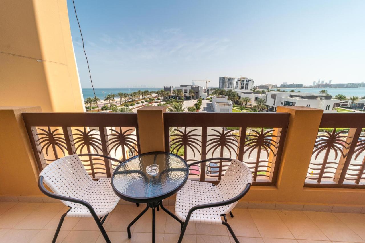 Globalstay At Palm Jumeirah Beachfront Paradise With Pool And Gym Dubái Exterior foto