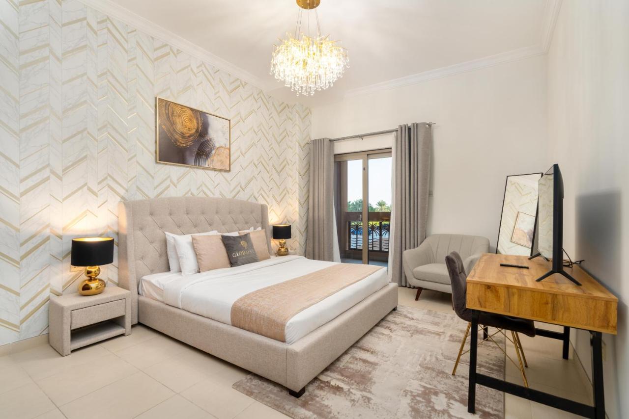 Globalstay At Palm Jumeirah Beachfront Paradise With Pool And Gym Dubái Exterior foto