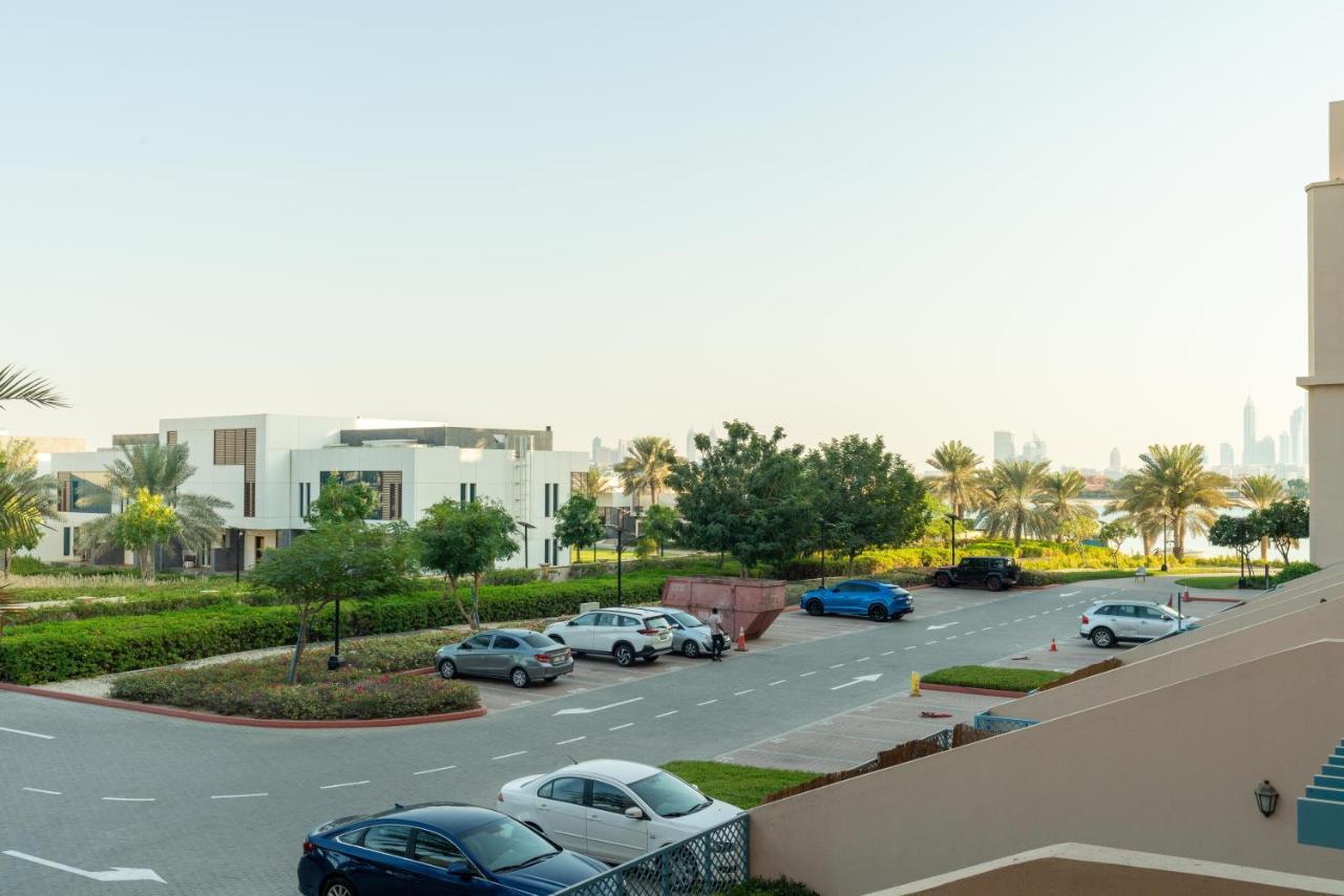 Globalstay At Palm Jumeirah Beachfront Paradise With Pool And Gym Dubái Exterior foto
